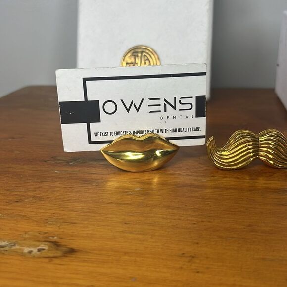 Jonathan Adler Gold Lip and Mustache Card Holder - Picture 7 of 7